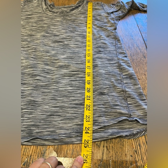 LULULEMON – Yogi Everyday Long Sleeve Workout Top (Estimated Size 10/12) - Picture 8 of 8